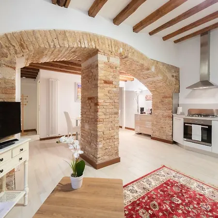 Lägenhet Ca' Del Pozzo Loft