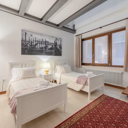 Ca' Del Pozzo Loft Apartment